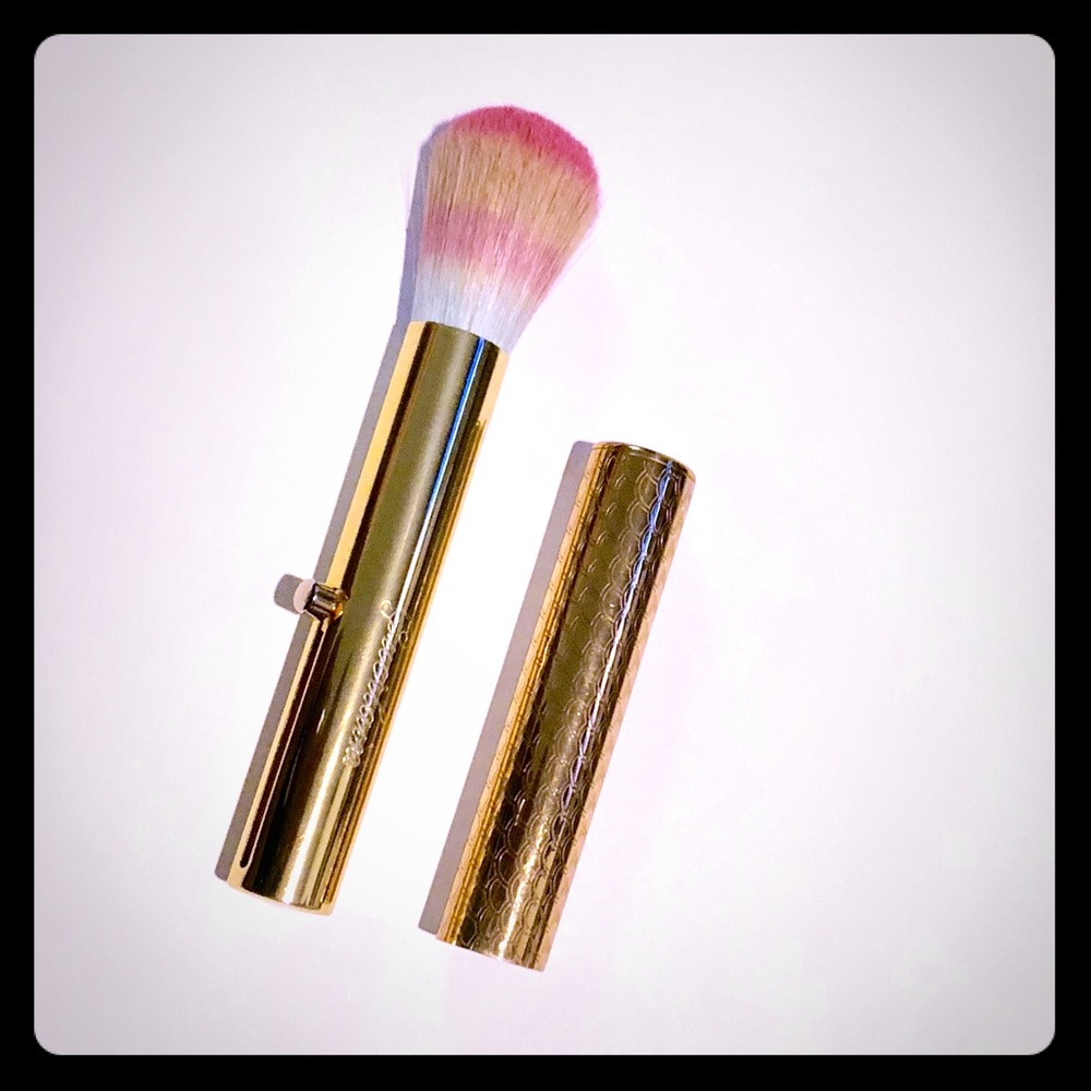 Guerlain Retractable Make Up Brush